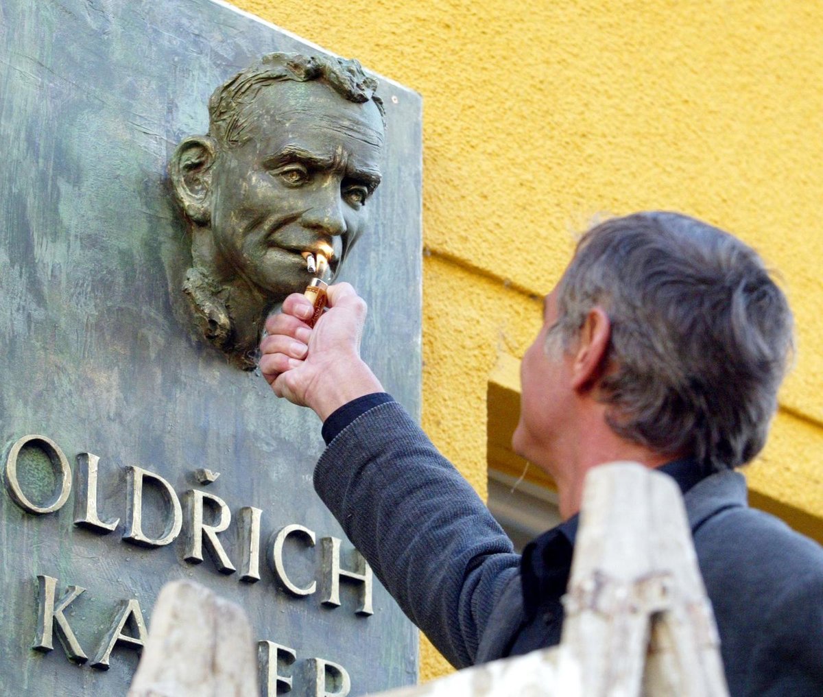 Oldřich Kaiser a jeho pamětní deska