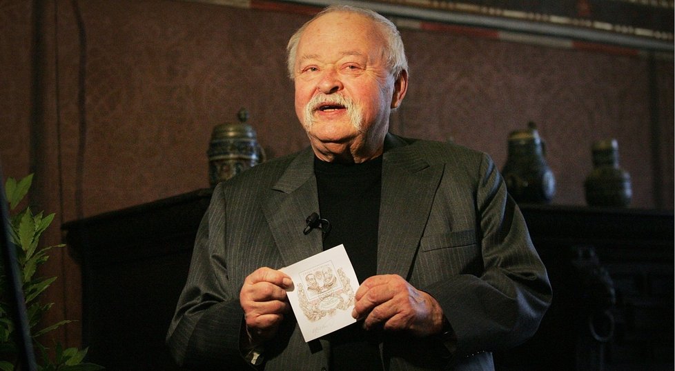 Oldřich Kulhánek je autorem podoby současných českých bankovek