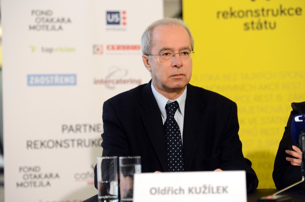 Po dvou desetiletích by mohl znovu okusit poslaneckou práci spoluautor zákona o svobodném přístupu k informacím Oldřich Kužílek, a to na kandidátce Starostů a nezávislých.