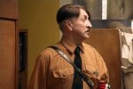 Nejvíc jsem si užil scénu v převleku Adolfa Hitlera. Protože to byla scéna, kdy Hitler vůbec nemá navrch, naopak.