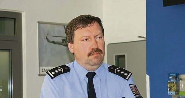 Bývalý policejní ředitel Oldřich Tomášek už roky vede sokolovskou policii