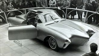 Na Motoramě byl koncept umístěn na otočném kruhovém pódiu. Na Motoramě byl koncept umístěn na otočném kruhovém pódiu.