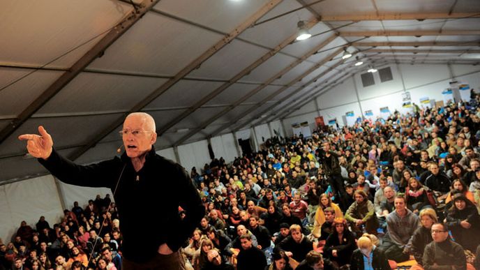 „VŠICHNI JSME BUDDHOVÉ. JEN NĚKTERÝM TO JEŠTĚ NEDOŠLO.“ LAMA OLE NYDAHL