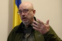 Nákup předražených potravin pro armádu: Ukrajinský ministr se musí zpovídat před parlamentem