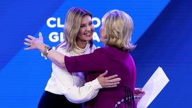 Olena Zelenská převzala cenu od manželů Clintonových (19. 9. 2023).