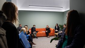 Královská návštěva: Princezna Anna s Olenou Zelenskou připomněla mrtvé a unesené děti (30. 9. 2025).