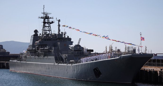 Ruská loď Oleněgorskij Gorňak, kterou Ukrajinci zasáhli námořním dronem (4.8.2023)
