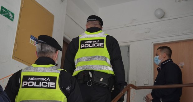Policie kontrolovala problémovou Olešnou ulici v Ostravě.