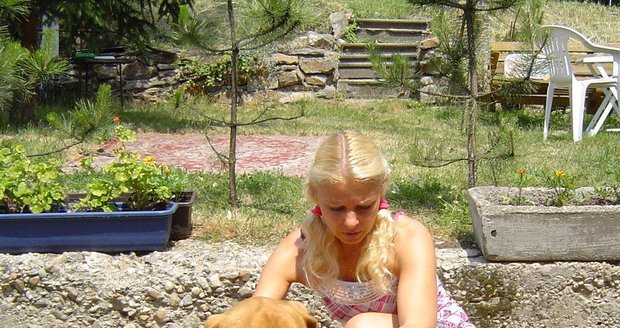 Olga se svou fenkou, která nedávno zemřela