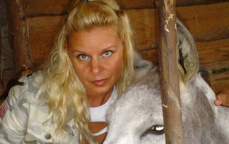 Olina Řebíková milovala zvířata i svoje dva syny. Nikdo zatím neřekl, proč si třičtvrtě roku po natáčení Farmáře sáhla na život.