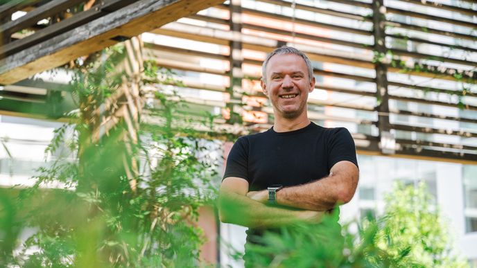 Zakladatel a generální ředitel internetového srovnávače a prodejce letenek Kiwi.com Oliver Dlouhý se vrhá do pivovarnického byznysu. Zakladatel a generální ředitel internetového srovnávače a prodejce letenek Kiwi.com Oliver Dlouhý se vrhá do pivovarnického byznysu.