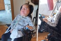 Radost v rodině Oliverka s SMA: Klučina má nový vozíček, rodiče poslali krásné poděkování dárcům