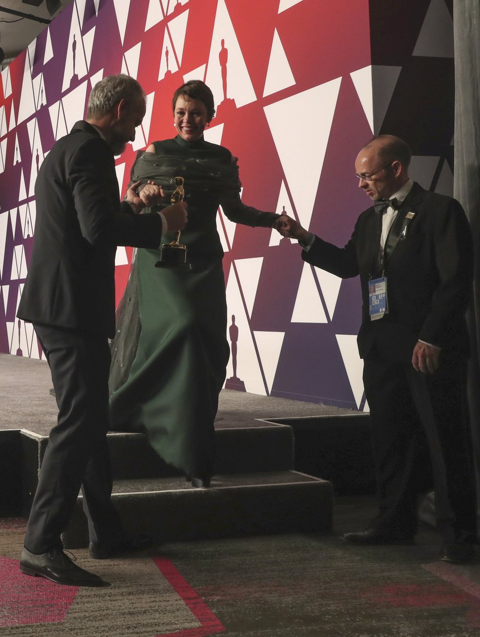 Olivia Colman si odnáší Oscara