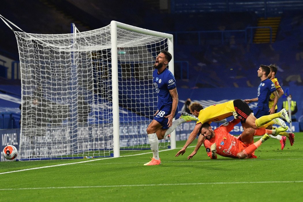 Olivier Giroud zrovna neproměnil vyloženou šanci v zápase s Watfordem