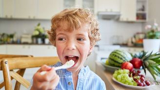 Děti potřebují vápník. Co si pohlídat, aby ho měly dostatek? Děti potřebují vápník. Co si pohlídat, aby ho měly dostatek?