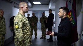 Zelenskyj navštívil vojáky v Záporožské oblasti (listopad 2025)