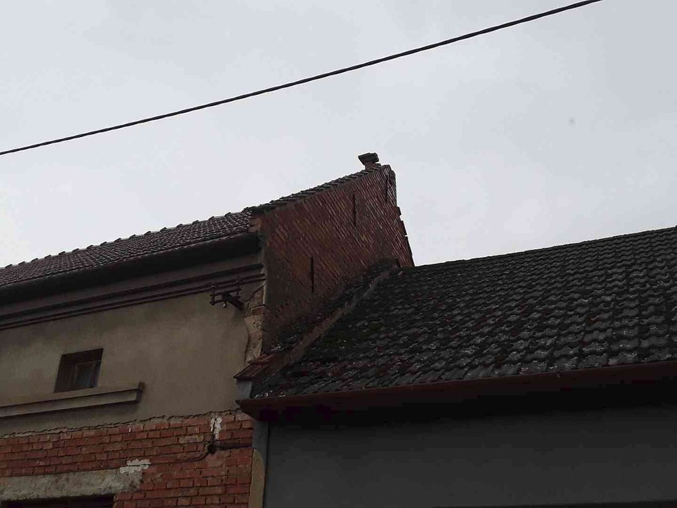 Po silných bouřkách vyjeli hasiči v Olomouckém kraji téměř třicetkrát