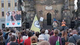 Nejsme žádní neomarxisté placení Sorosem, říká organizátor studentských shromáždění