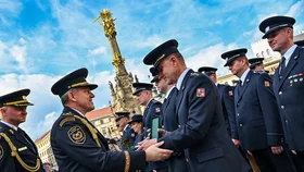 Ocenění třech olomouckých hasičů medailí za statečnost