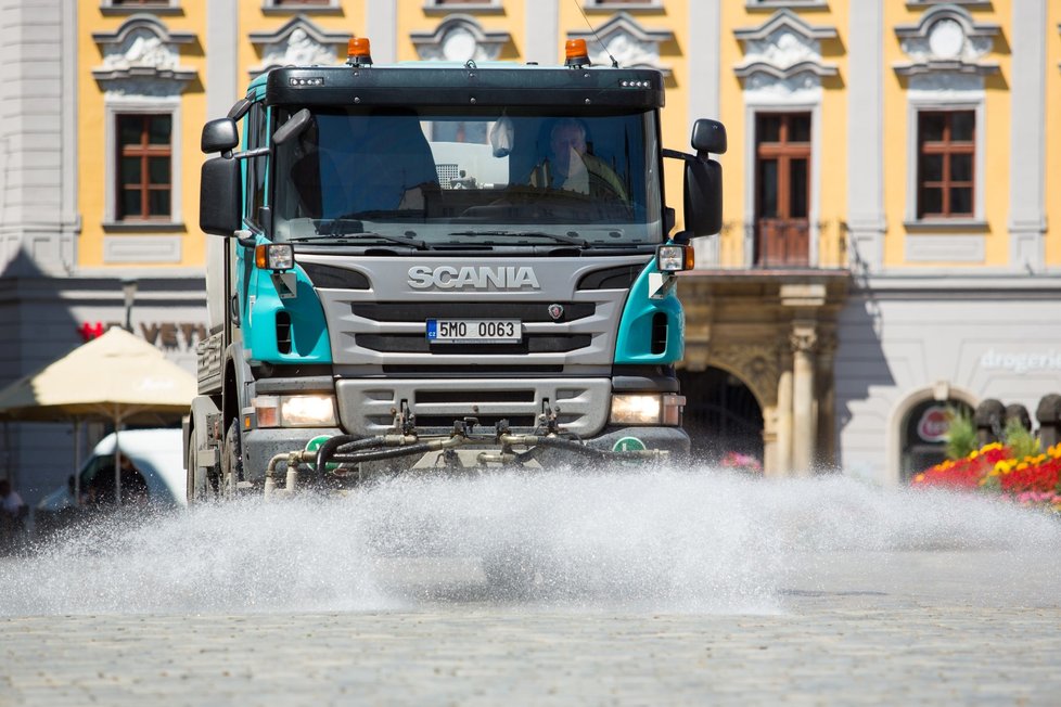 Slunečné počasí doprovázené vysokými teplotami panovalo v Olomouci (28. 7. 2020)