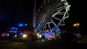 Hasiči v Olomouci evakuovali z ruského kola 34 lidí