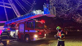 Hasiči v Olomouci evakuovali z ruského kola 34 lidí