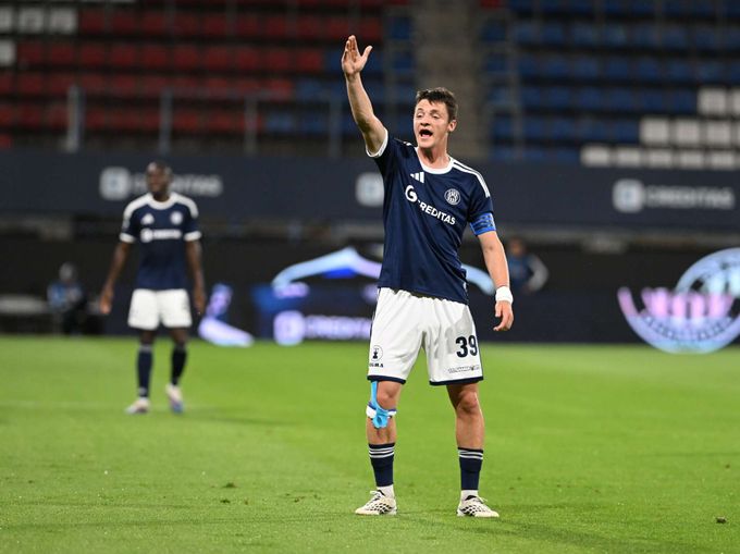 ONLINE: Olomouc - Pardubice 2:0. Na gól Janoška z přímého kopu navázal Baráth, trefil se po rohu ONLINE: Olomouc - Pardubice 2:0. Na gól Janoška z přímého kopu navázal Baráth, trefil se po rohu