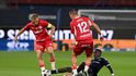 Jan Trédl a Michal Hlavatý bojují proti Ahmadovi Ghalimu ze Sigmy