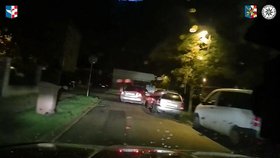 Policistům v Olomouci ujížděl 24letý mladík. Za jízdy vyskočil z auta.