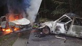 Odvážná řidička na Olomoucku zachránila život: Vytáhla mladíka z hořícího vozu