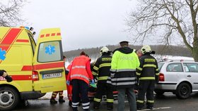 Únor 2015: Mladý řidič zemřel na Olomoucku po nárazu do stromu.