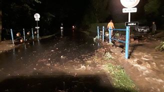 Bleskové povodně na Olomoucku: jeden člověk při nich zemřel, desítky prošly evakuací