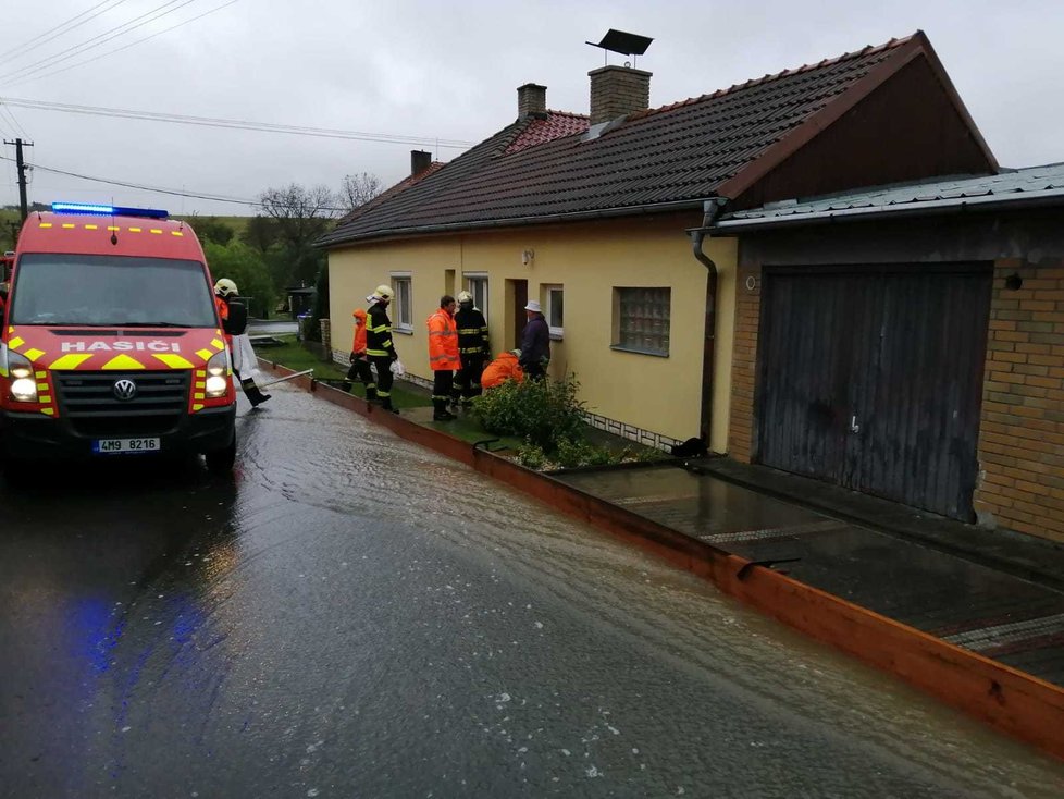 Olomoučtí hasiči zasahovali u událostí způsobených silnými dešti. (14.10.2020)