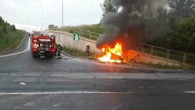 Náraz a pak ohnivé inferno: Lidé oplakávají krutou smrt nešťastného šoféra.