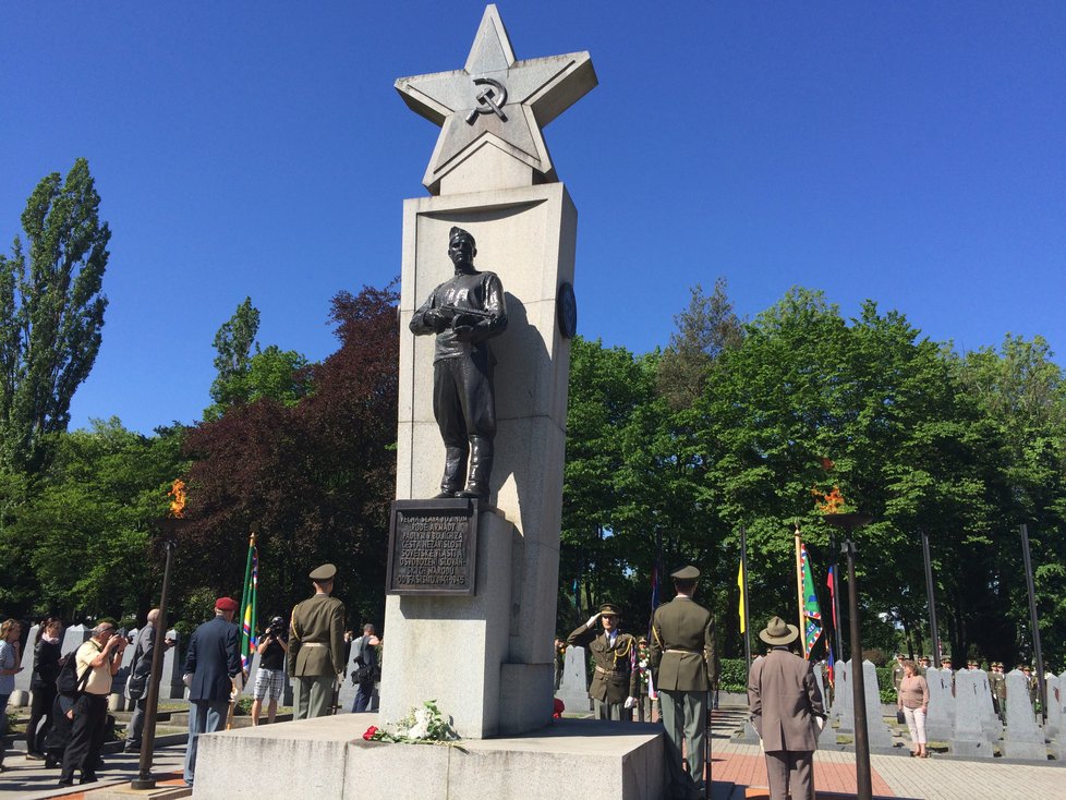 Pomník rudoarmějcům, kteří v roce 1945 osvobozovali Prahu.