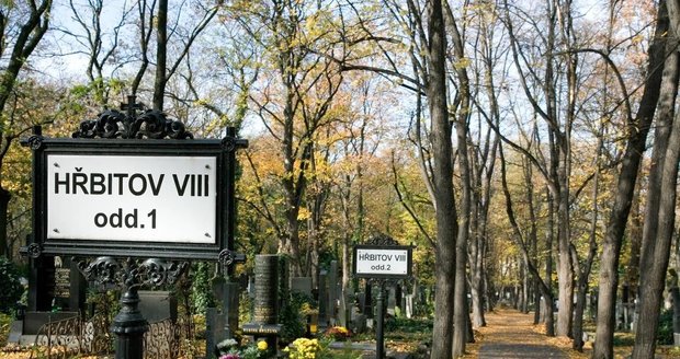 Na Olšanských hřbitovech bude rušno.