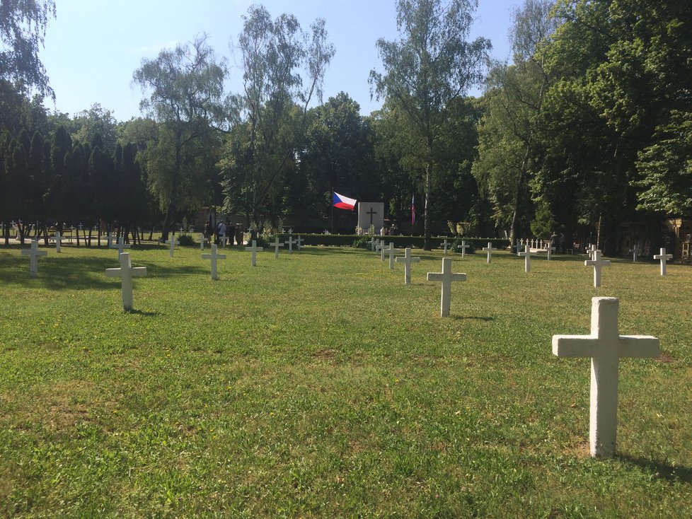 Pietní akt se uskutečnil na čestném vojenském pohřebišti obětí 1. světové války.