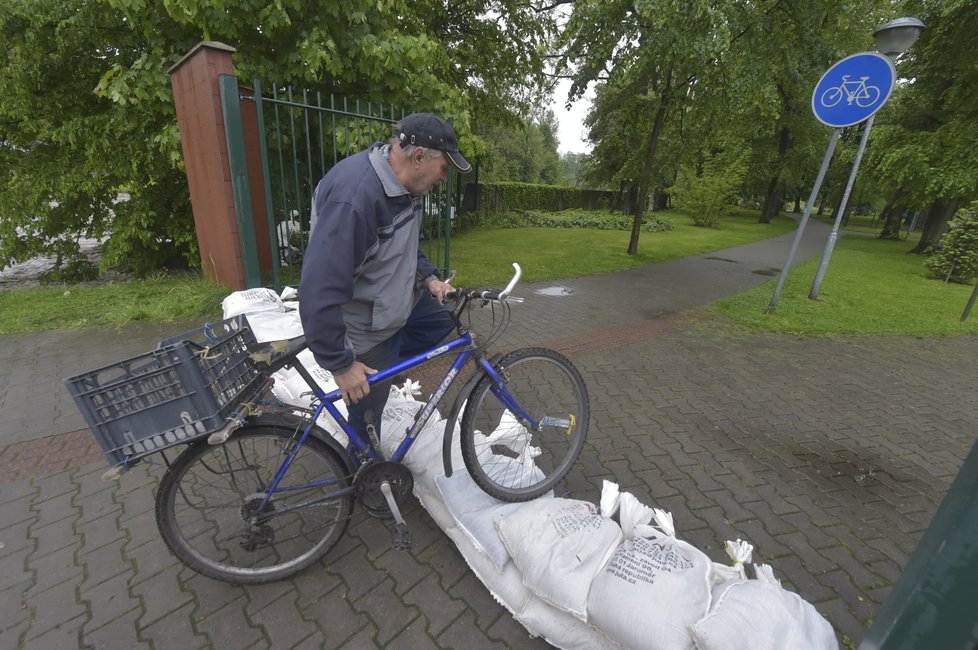 Protipovodňové zábrany u Olše v Českém Těšíně (23.5 2019)