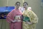 Hostesky byly stylově oblečeny do kimon.