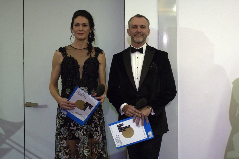 Ples moderoval porotce a tanečník Jan Tománek a olympijská medailistka Šárka Kašpárková.