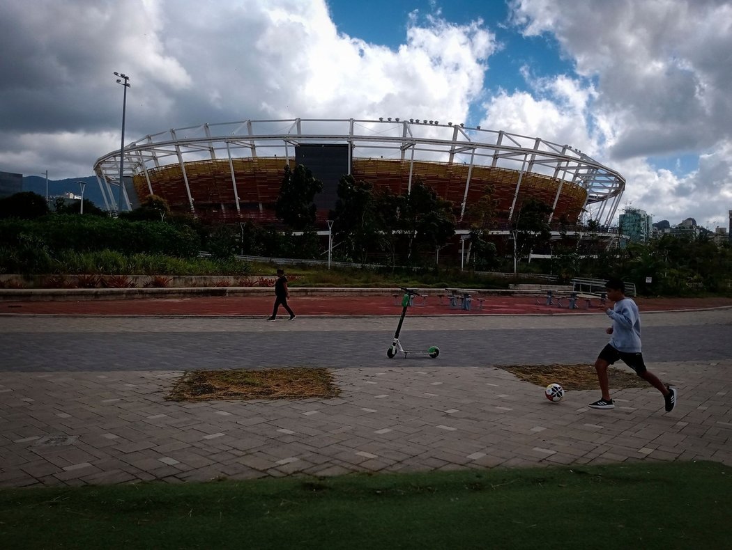 Olympijské tenisové centrum od roku 2016 chátrá.