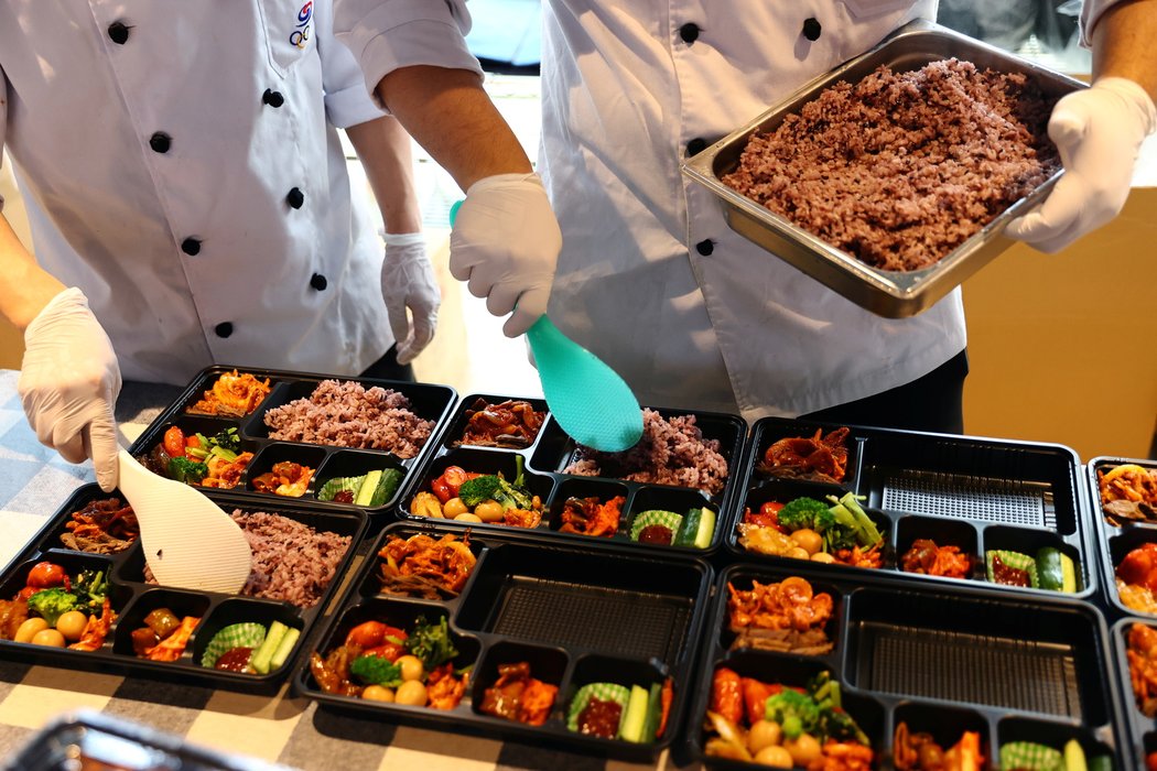 Jídlo připravované kuchaři pro korejské sportovce na olympiádě v Tokiu