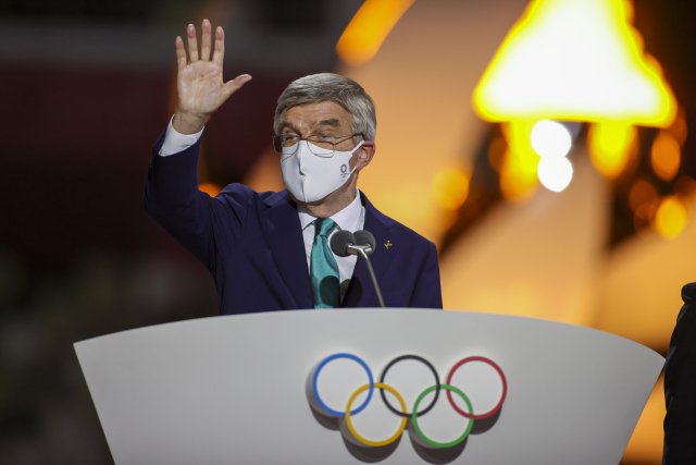 ČERVENEC: Začaly XXXII. letní olympijské hry v Tokiu, přeložené kvůli covidu-19 z roku 2020, bez diváků a s přísnými omezeními.