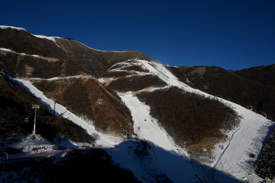 Národní centrum alpských disciplín v Jen-čchingu bude v rámci olympiády hostit nejlepší sjezdaře světa