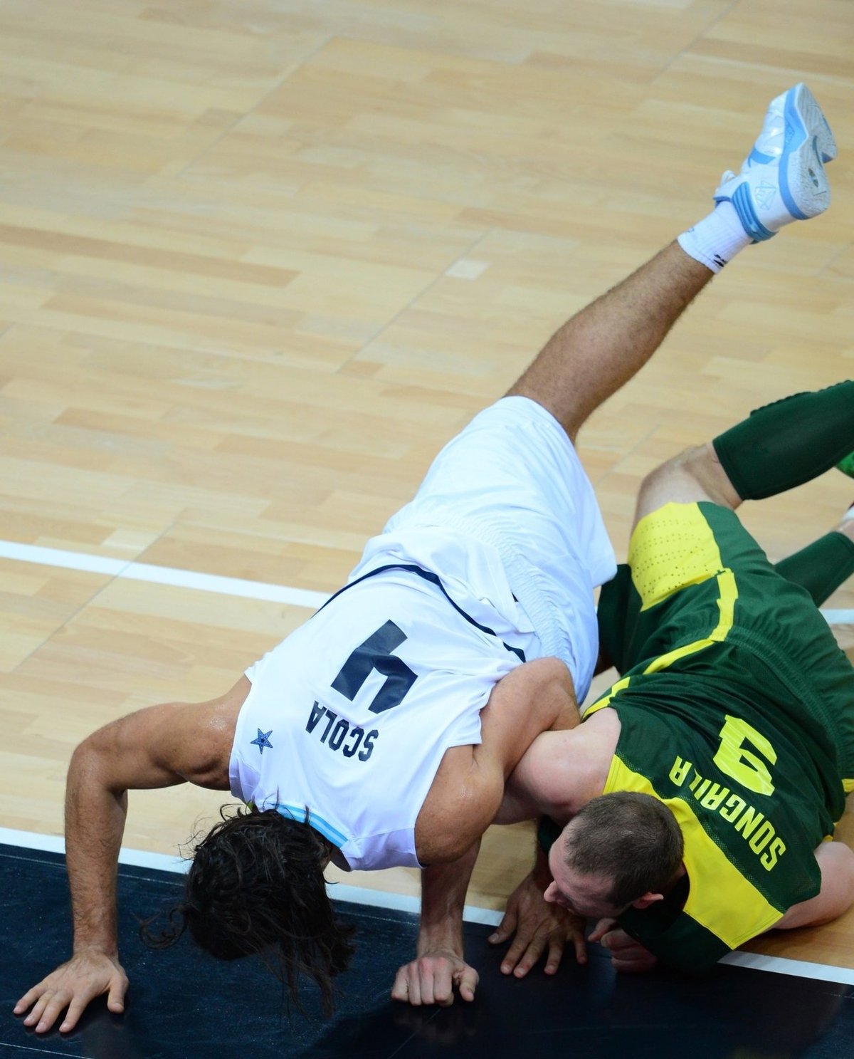 basketbalisté Louis Scola (Argentina)