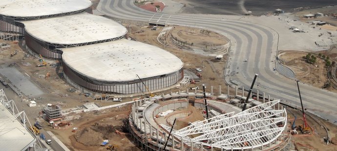 Některé stadiony v olympijském parku ještě zdaleka nejsou hotové