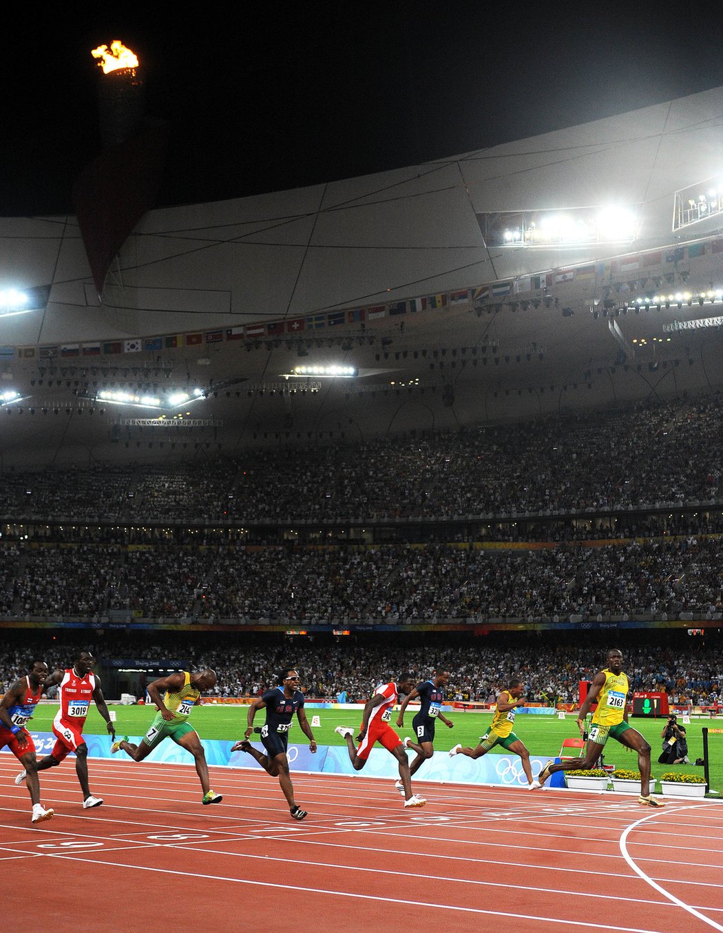 Finiš fenomenálního sprintera Usaina Bolta na olympiádě v Pekingu