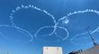 Japonští letci vykouzlili v Tokiu na obloze olympijské kruhy