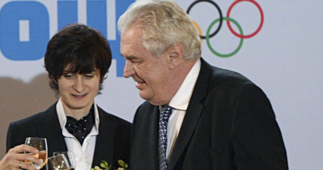 Martina Sáblíková s prezidentem Milošem Zemanem po zimní olympiádě v Soči