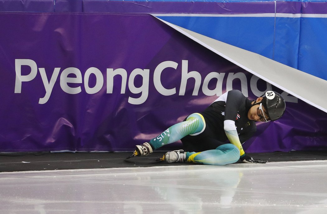 Pády a karamboly na olympijské trati v Koreji.